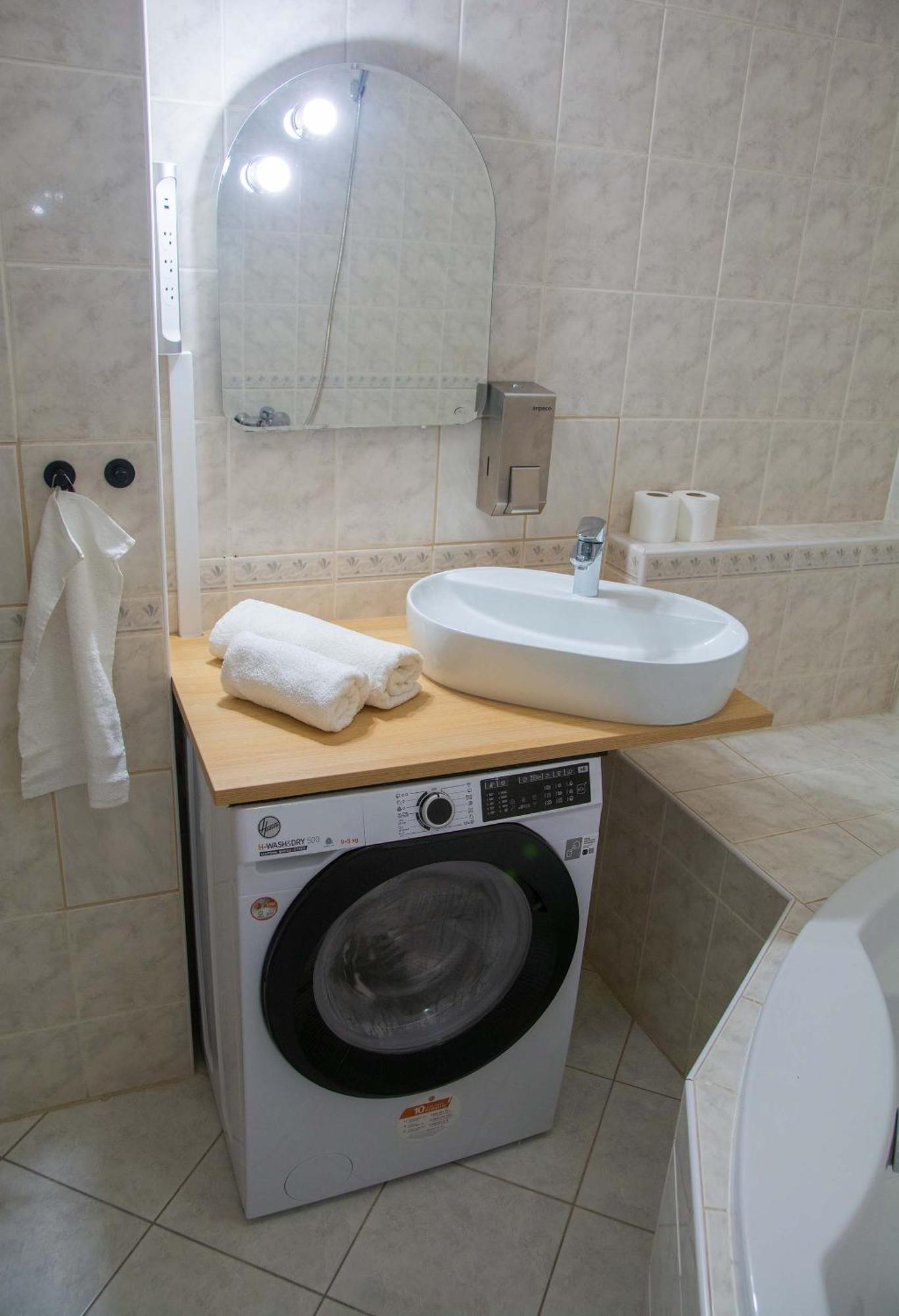 City Centre Apartment With Parking Praag Buitenkant foto