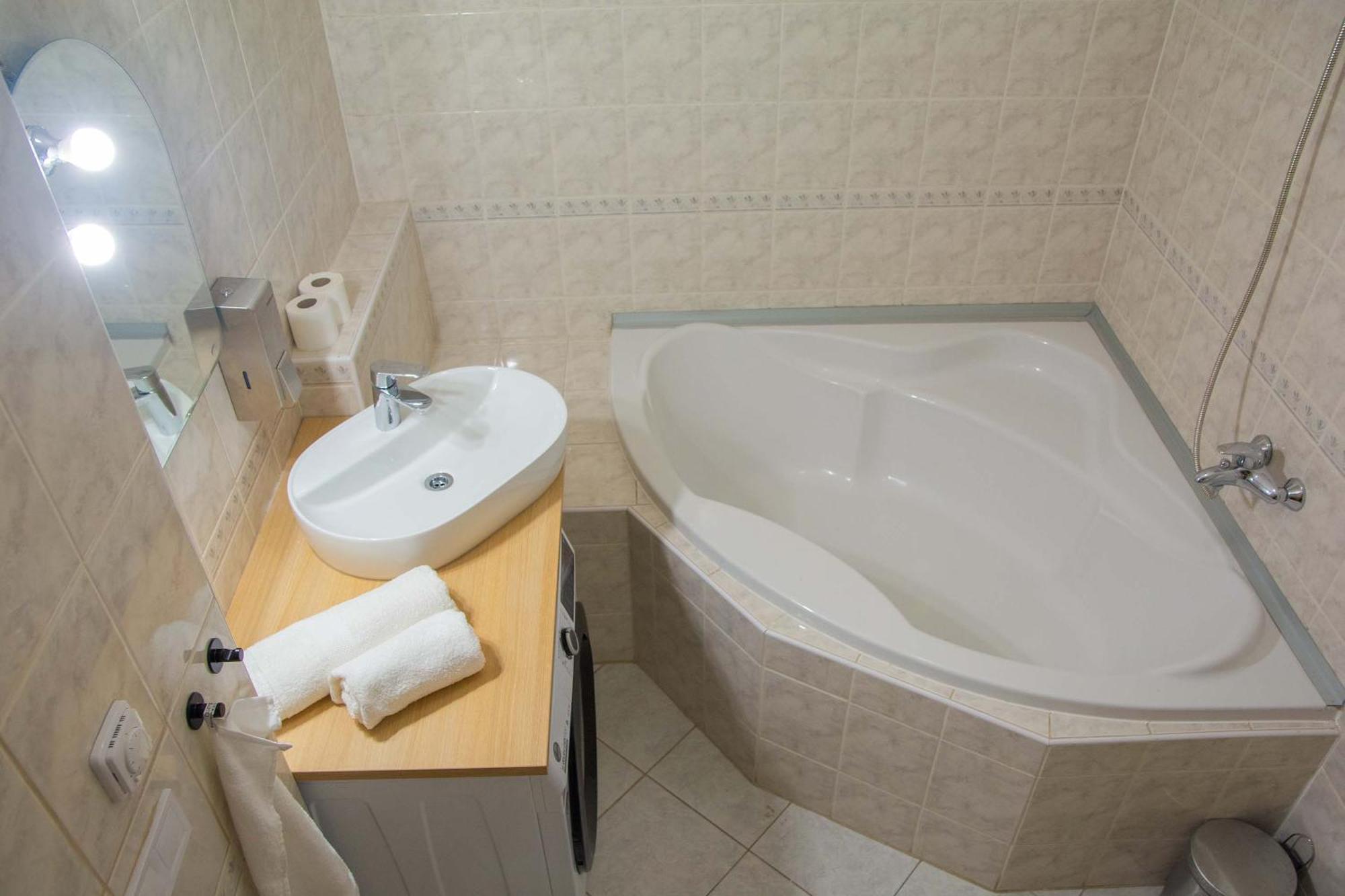 City Centre Apartment With Parking Praag Buitenkant foto